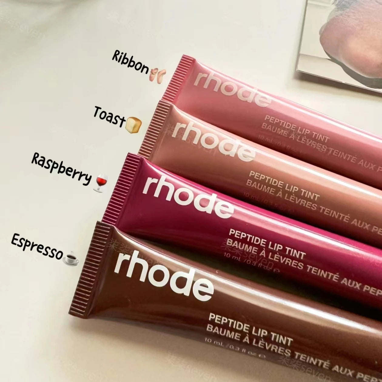Lip Balm Phone Case – Moisturizing Gloss