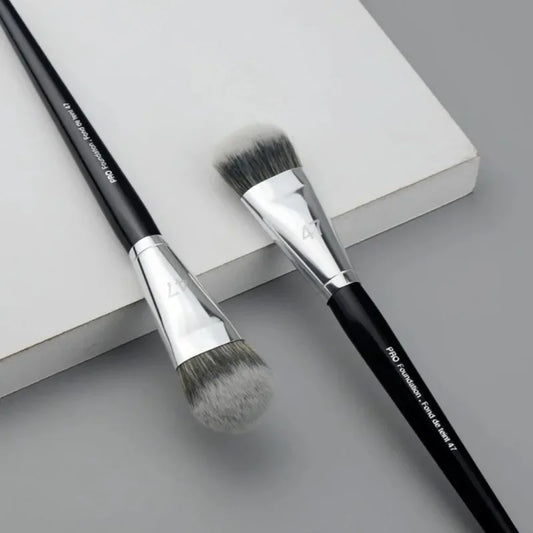 Pro Foundation Brush 47 – Flawless Base