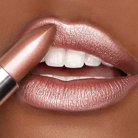 Shiny, Sparkly, Stunning – Your Go-To Party Lip