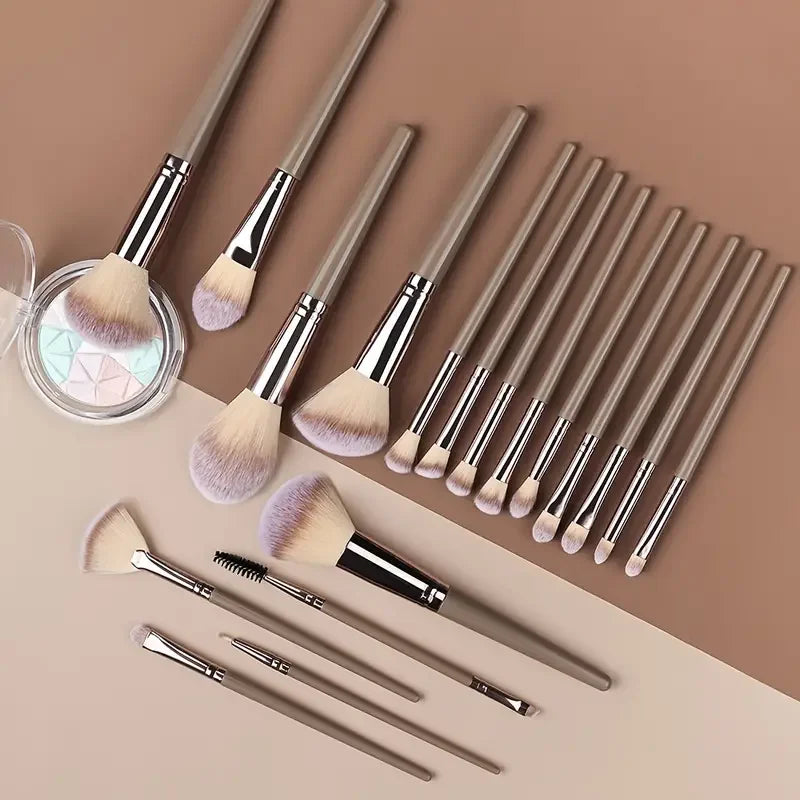 Perfectly Packed – Pro Brushes for All Looks
