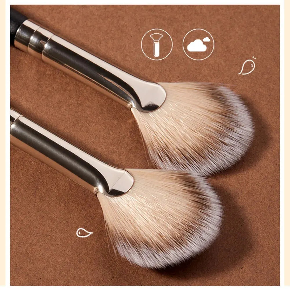 2-in-1 Highlighting Brush – Blusher & Powder