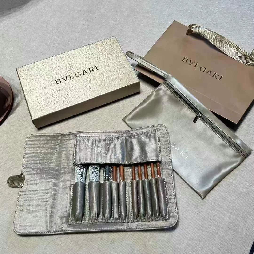 Elegant Brush Set – Wood & Leather
