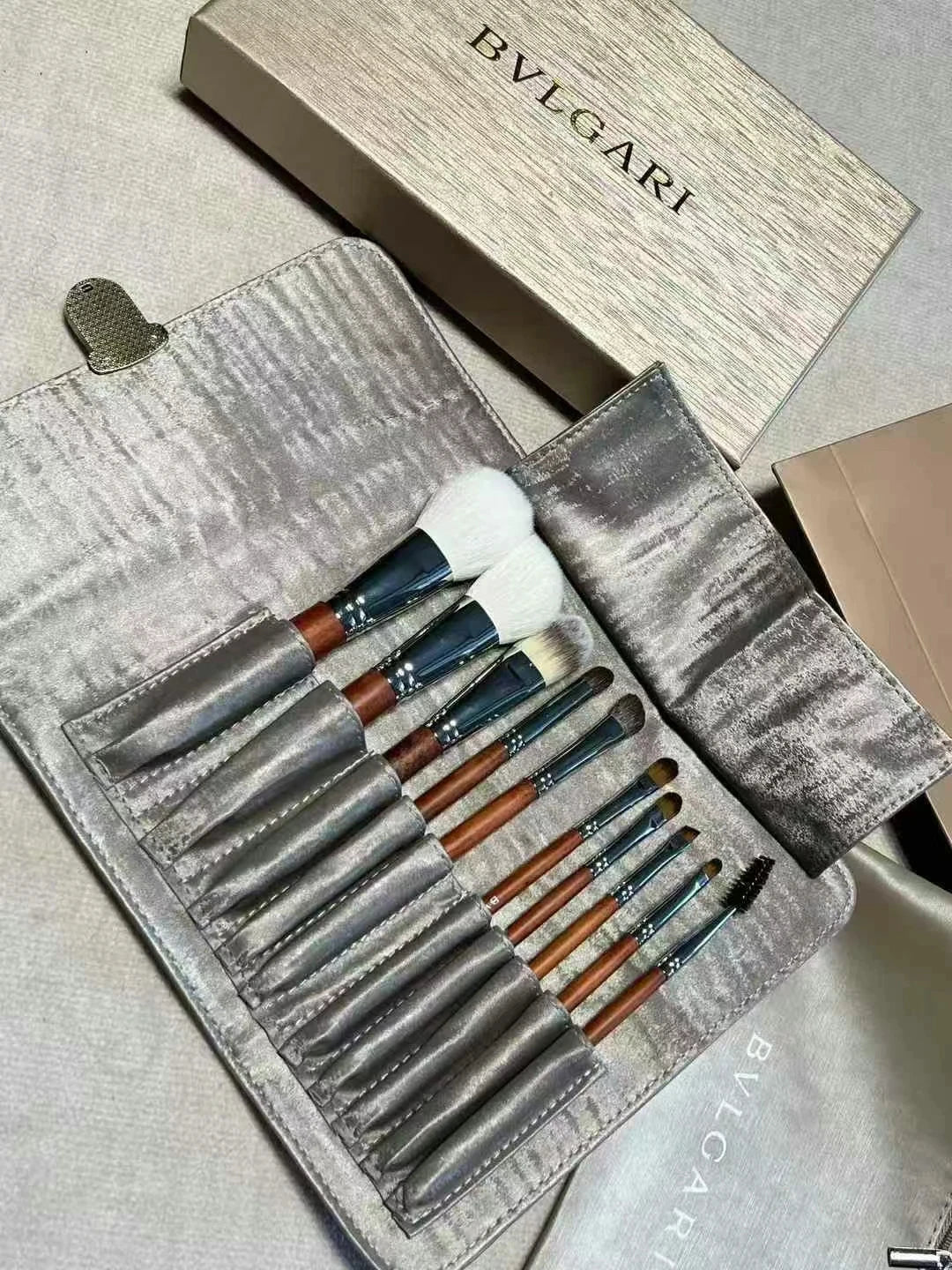 Elegant Brush Set – Wood & Leather