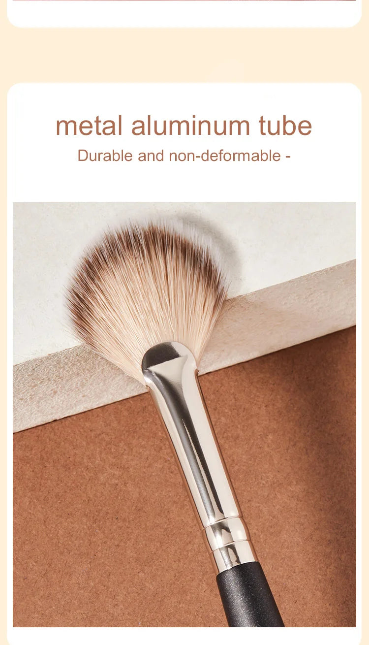 2-in-1 Highlighting Brush – Blusher & Powder
