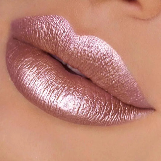 Shiny, Sparkly, Stunning – Your Go-To Party Lip