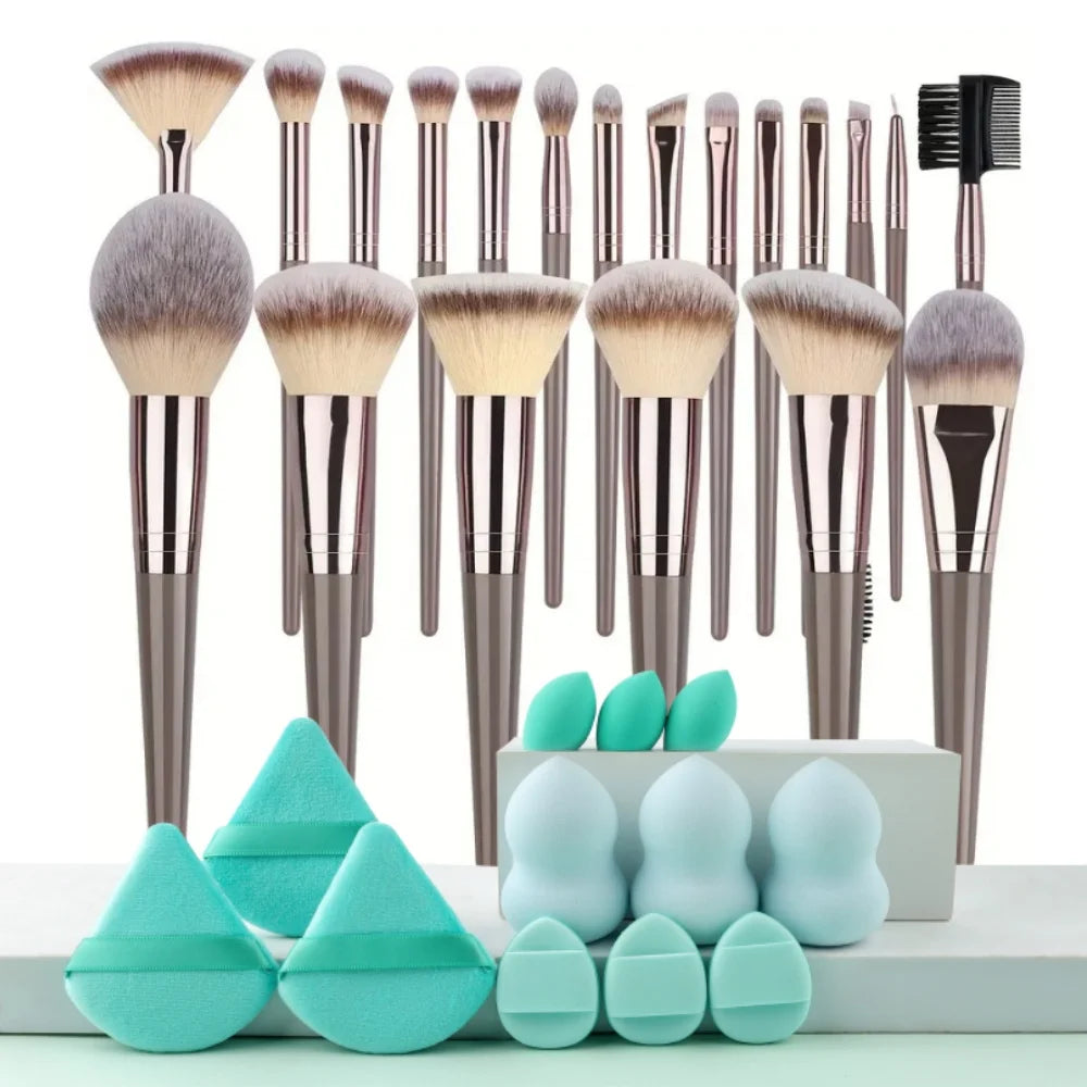 Perfectly Packed – Pro Brushes for All Looks