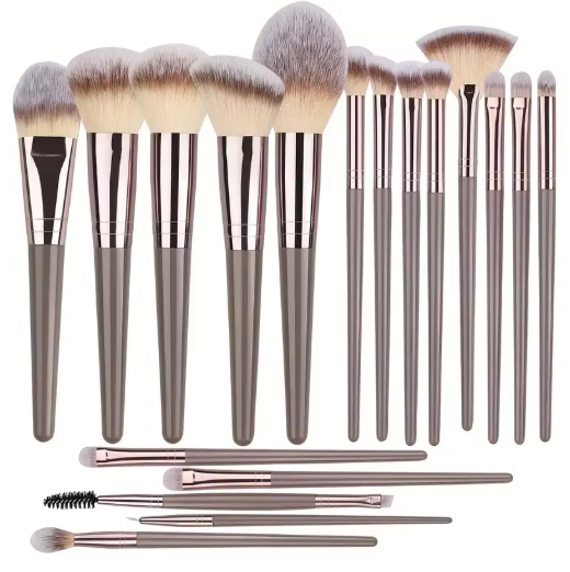 Perfectly Packed – Pro Brushes for All Looks
